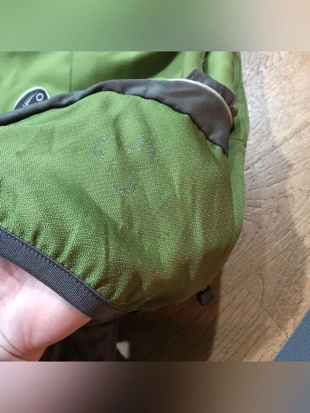 Osprey ReSource Elroy Green and gray Laptop Messenger Bag